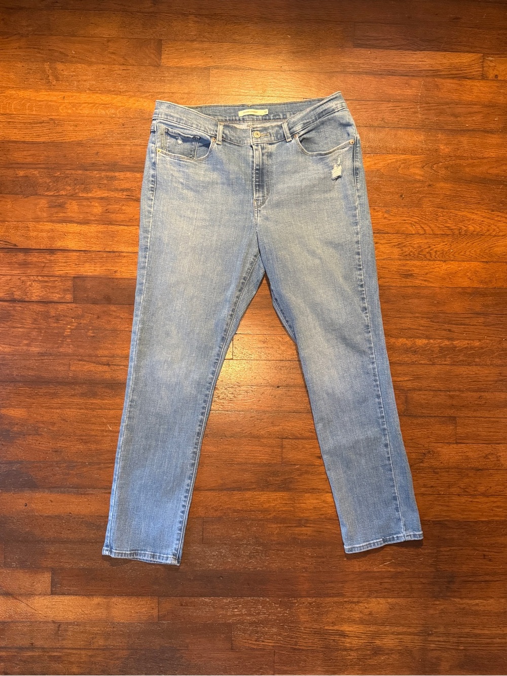 Levi’s Classic Straight Women’s Jeans